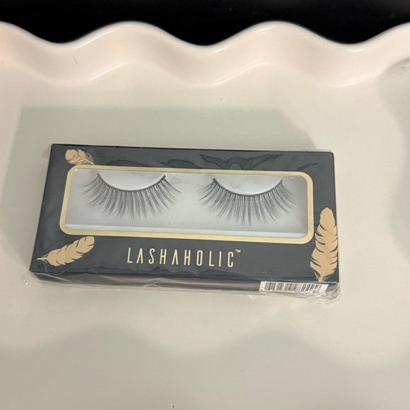 Lashaholic Other - NWT- Lashaholic Luxury Lashes Black False Eyelashes 100% Silk Cruelty Free